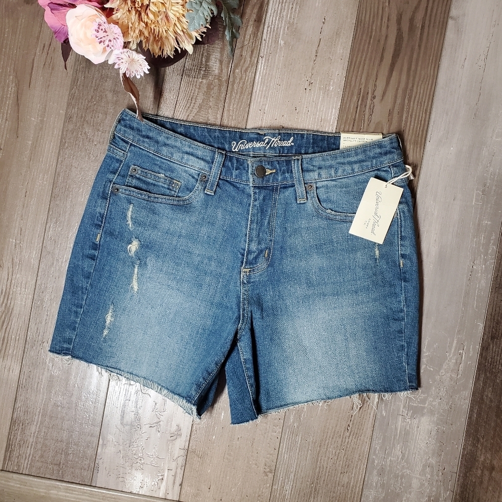 NWT Universal Thread Mid-Rise Boyfriend Shorts 5"… - image 14